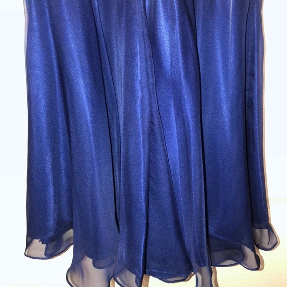 Dress - Picture 5 of 5